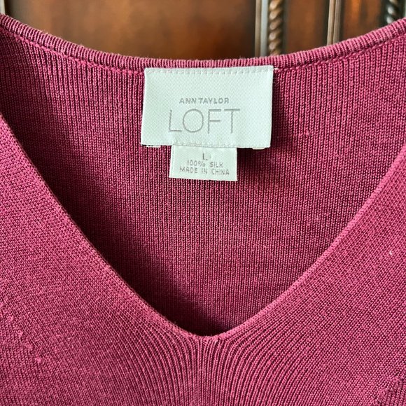 EUC Ann Taylor Loft Silk Fuchsia V-Neck Sweater - Picture 4 of 8